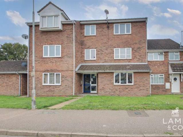 Flat for sale in Dale Hill, Essex