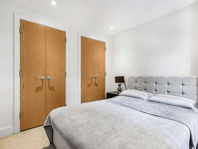 Flat for sale in Hammersmith, Greater London