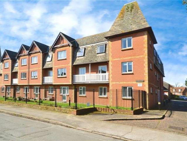 Flat for sale in Walton, Eastbridge