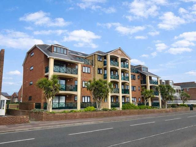 Flat for sale in Lee-on-the-Solent, Middlecroft