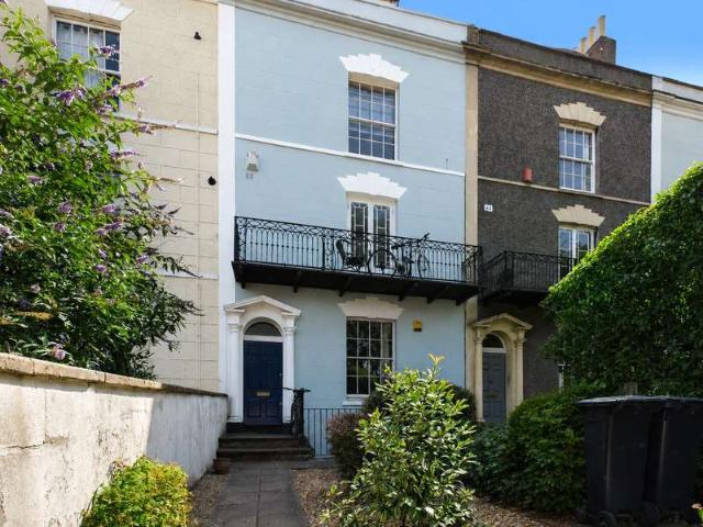 Flat for sale in Spike Island, Feckenham