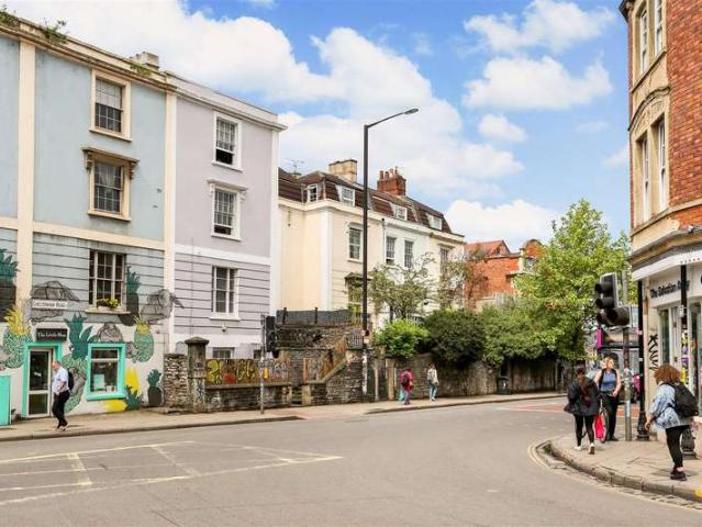 Flat for sale in Kingsdown, Feckenham