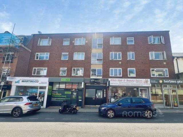Flat for sale in Aldershot, Hampshire