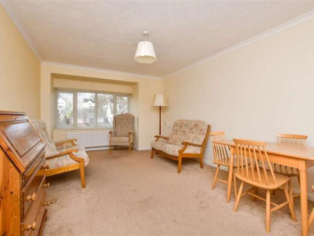 Flat for sale in London Borough of Croydon, Purley
