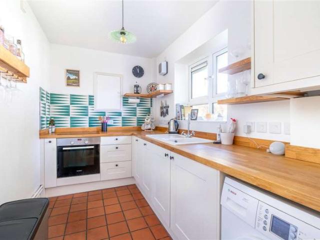 Flat for sale in Highbury, Greater London