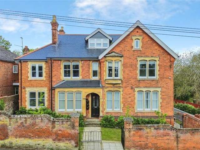 Flat for sale in Reading West, Reading