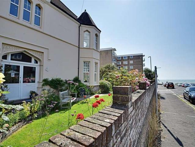 Flat for sale in Old Town, Rother