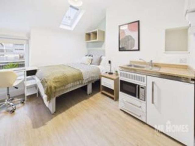 Flat for rent in Falcon Lodge, Wales