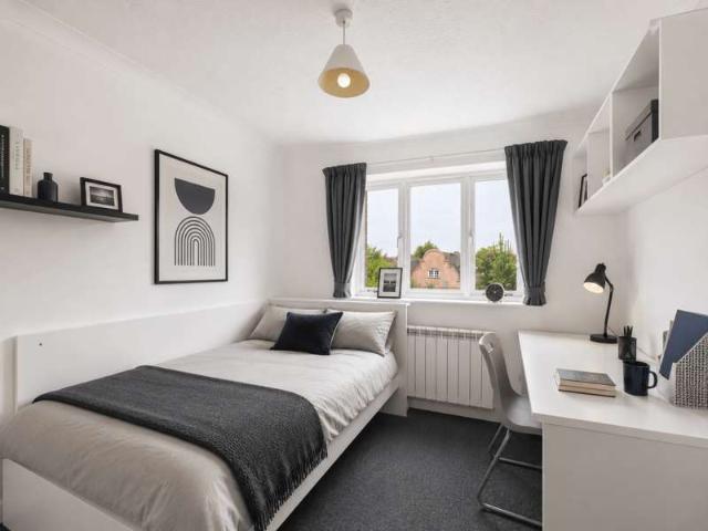 Flat for rent in St. Mildred's, The Bridge