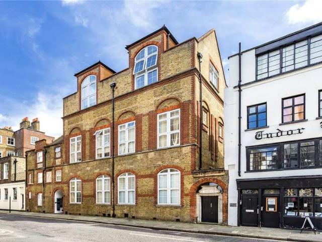 Flat for sale in Holborn, Greater London