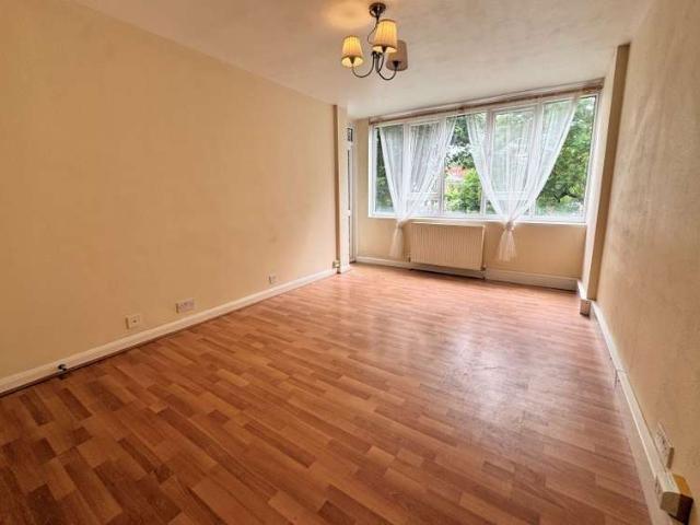Flat for sale in London Borough of Barnet, Greater London