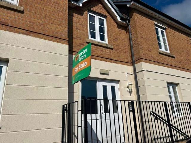 Flat for sale in Tredomen, Cefn Fforest