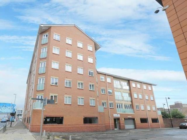 Flat for sale in Garrison Side, Hull