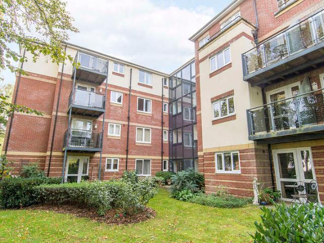 Flat for sale in Market Harborough, Harborough