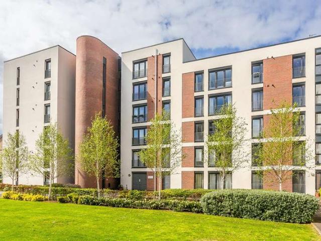 Flat for sale in East Pilton, Scotland