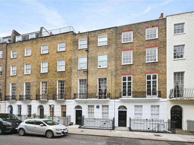Flat for sale in Fitzrovia, Greater London