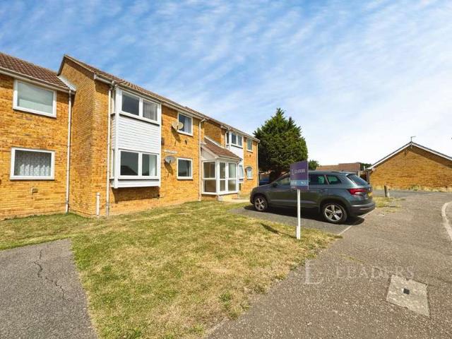 Flat for sale in Dale Hill, Essex