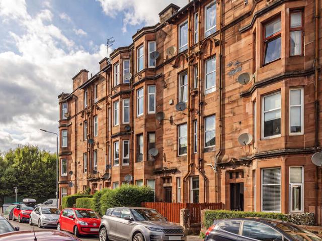 Flat for sale in Battlefield, Scotland