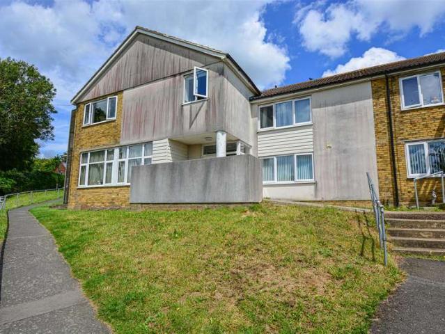 Flat for sale in Battle, Heathlands