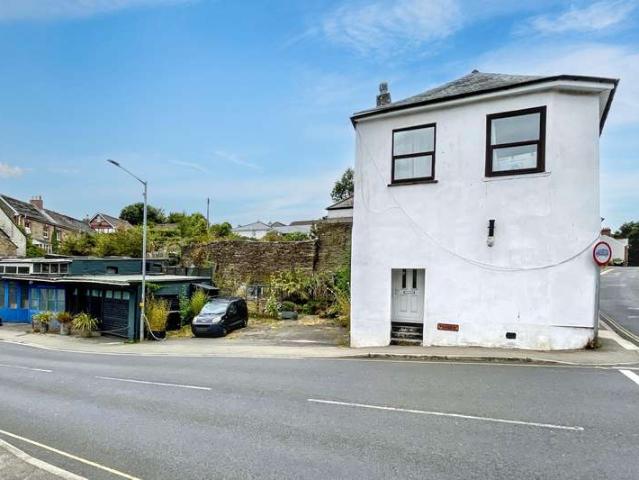 Flat for sale in Lamellion, Cornwall