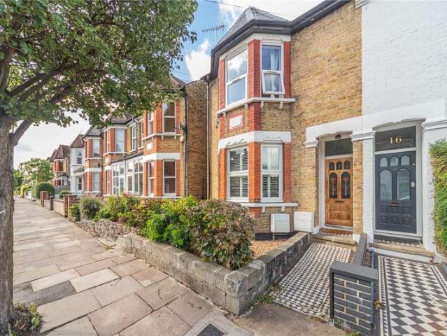 Flat for sale in New Southgate, Greater London