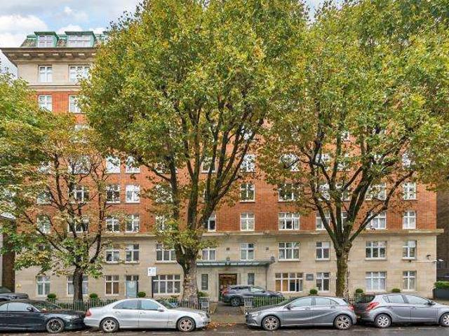 Flat for sale in St. John's Wood, Greater London