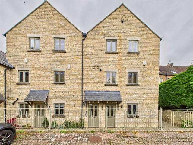 Flat for sale in Chipping Norton, Black Bourton