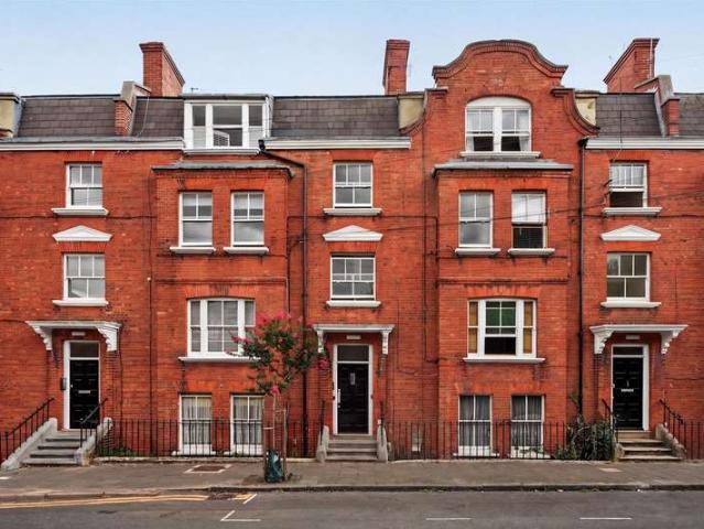 Flat for sale in Islington, Canonbury