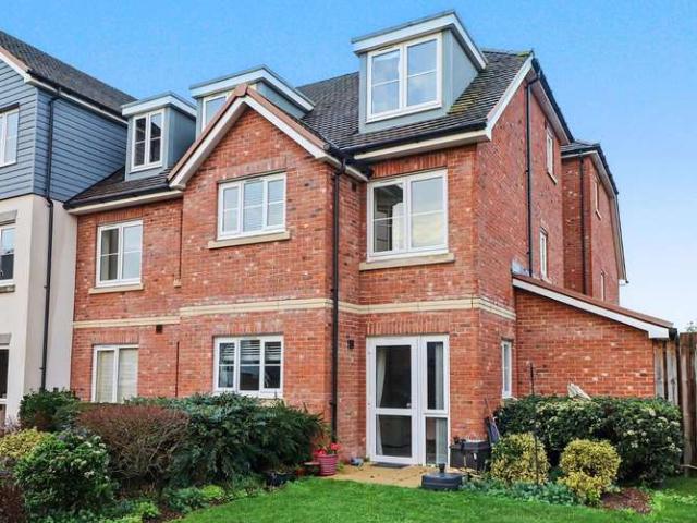 Flat for sale in Old Town, Shephall