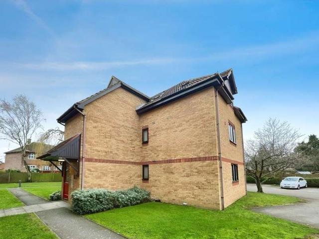 Flat for sale in Sudbury, Greater London