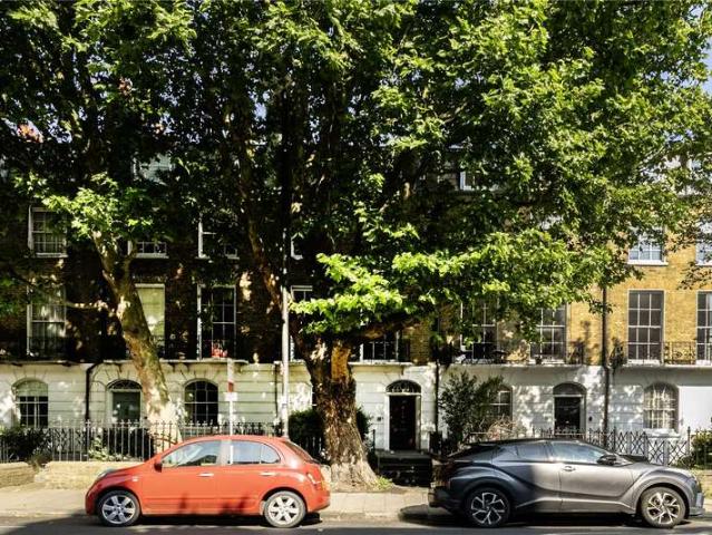 Flat for sale in Barnsbury, Greater London