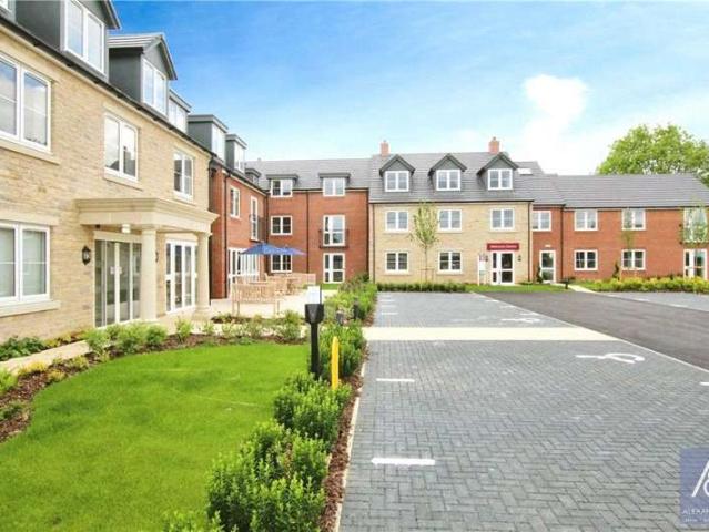 Flat for sale in Brackley, Northamptonshire