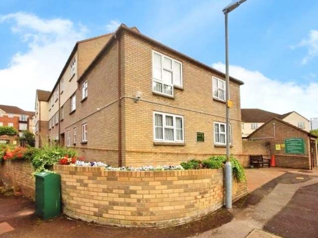 Flat for sale in Wickford