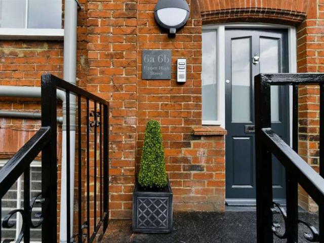Flat for sale in Woodcote, Epsom
