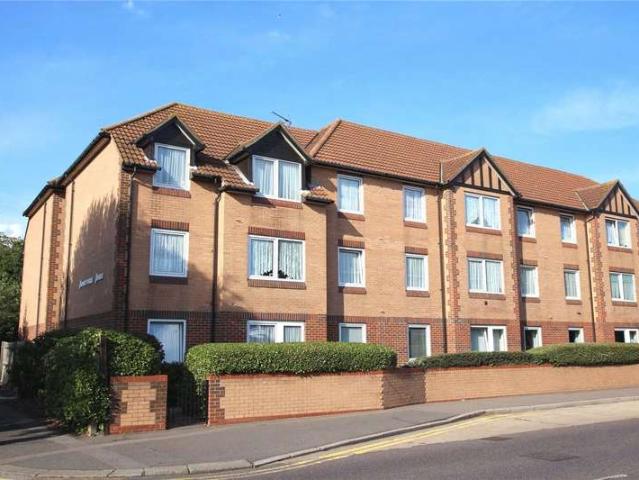 Flat for sale in North Shoebury, Alton Barnes