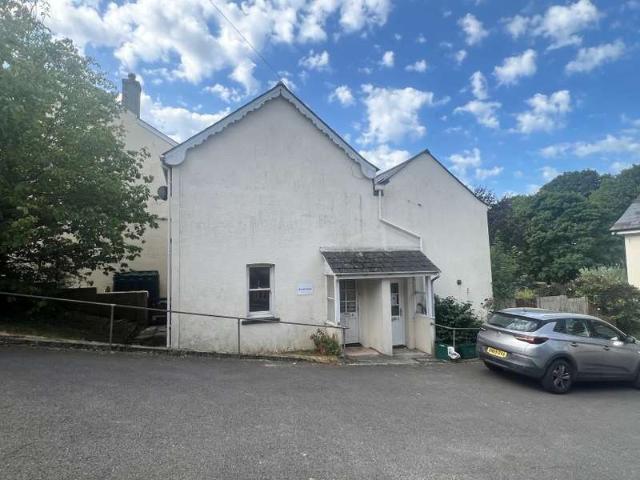 Flat for sale in Strode, Devon