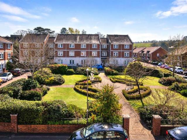 Flat for sale in Charlotteville, Westborough
