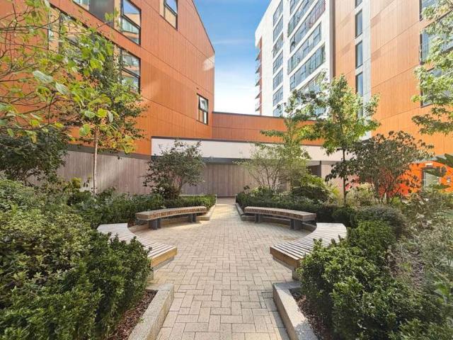 Flat for sale in Easthampstead, Bracknell