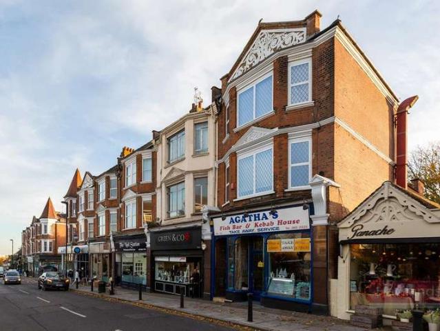 Flat for rent in Winchmore Hill, Edmonton