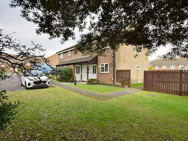 Flat for sale in Cooden, Heathlands