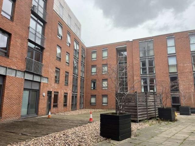Flat for sale in Kelham Island, Sheffield
