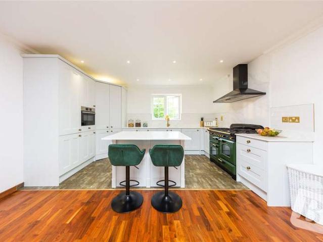 Flat for sale in Emerson Park, Greater London