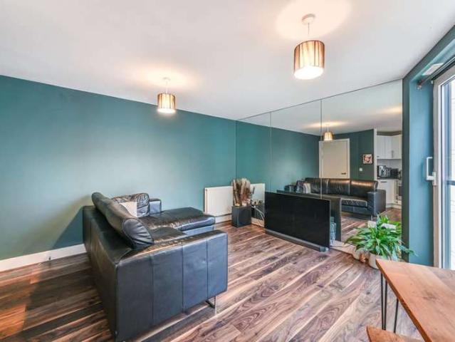 Flat for sale in Vauxhall, Vauxhall
