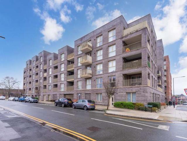Flat for sale in Fishery, Maidenhead