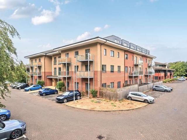 Flat for sale in Catteshall, Waverley