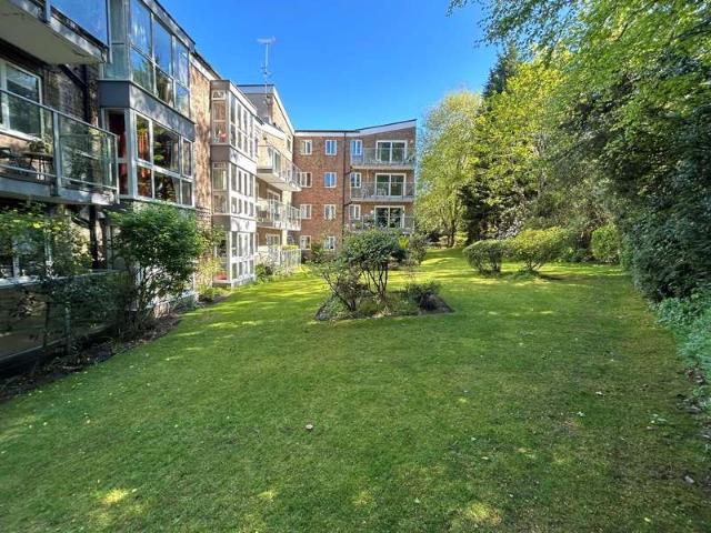 Flat for sale in West Didsbury, Manchester