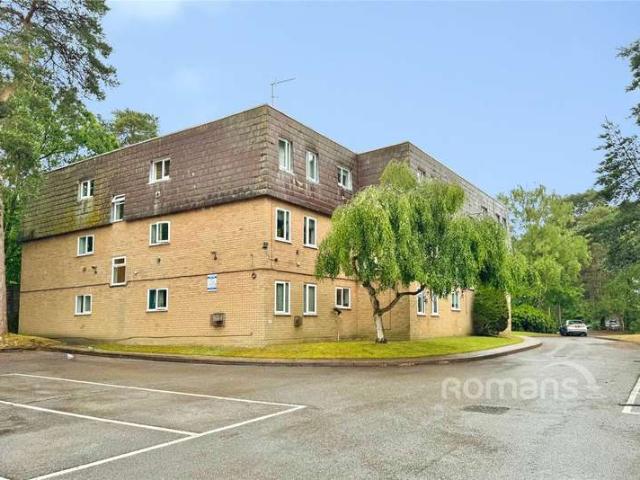 Flat for sale in Little Sandhurst