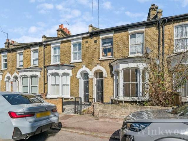 Flat for sale in London Borough of Lewisham, Greater London