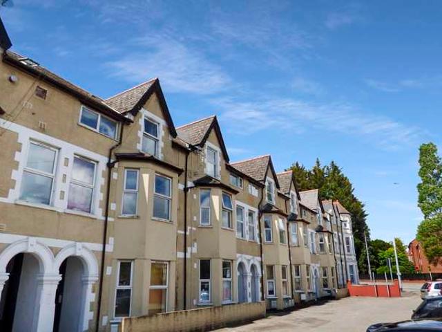 Flat for rent in Falcon Lodge, Wales
