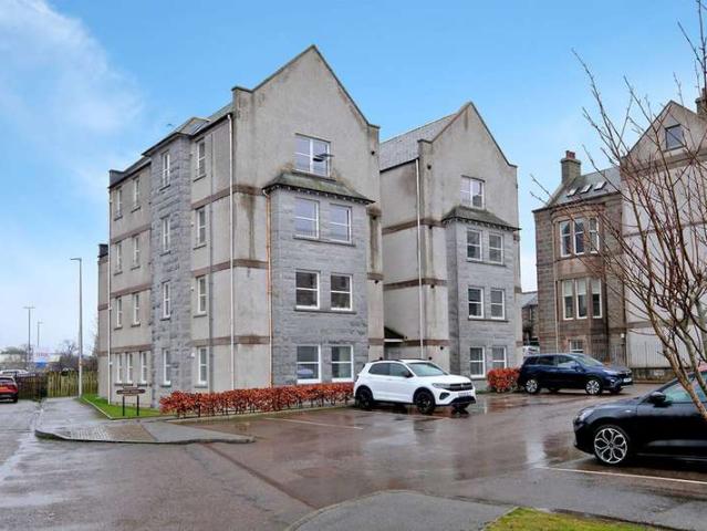 Flat for sale in Inverurie, Scotland